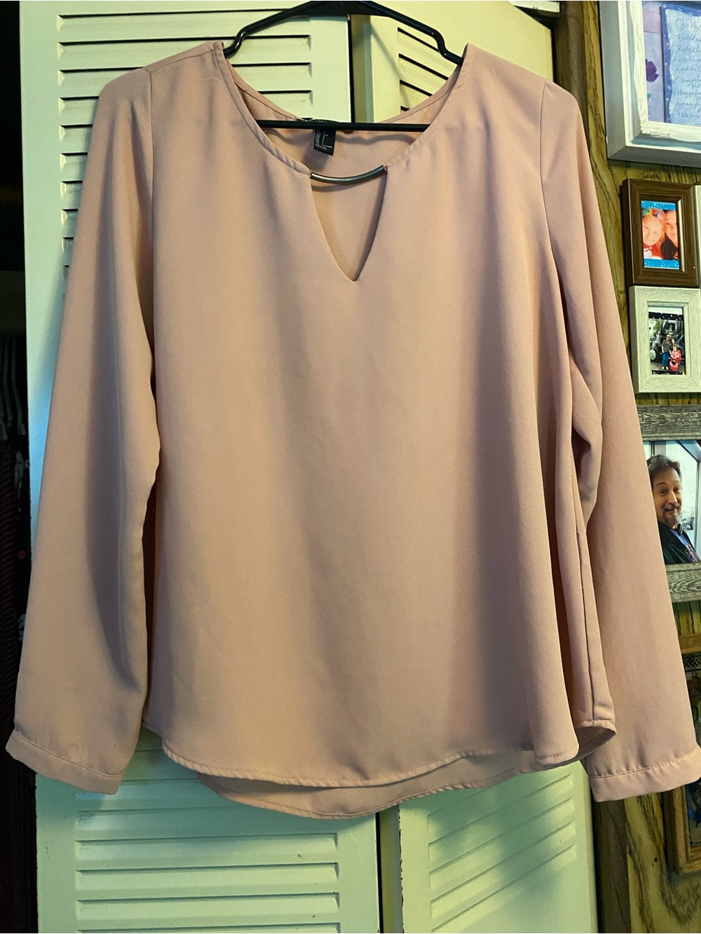Forever 21 Mauve V-Notch Long-Sleeve Blouse